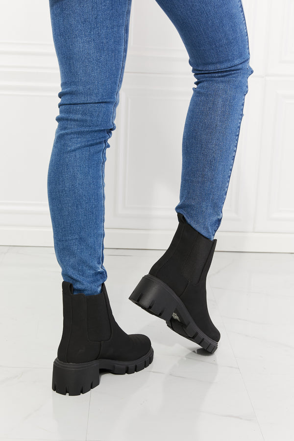 MMShoes Work For It Matte Lug Sole Chelsea Boots in Black.