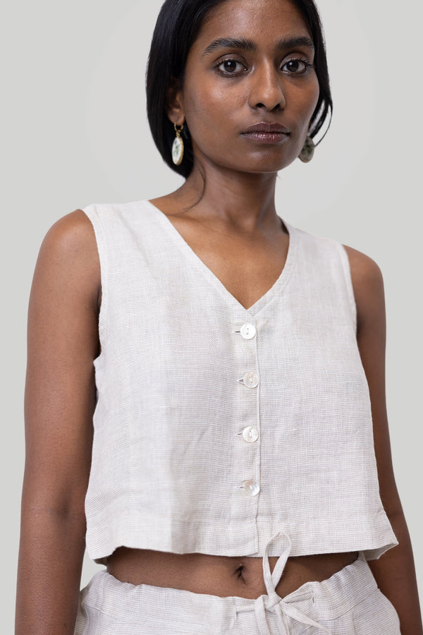 Reistor Cropped Vest Shirt in Ecru.