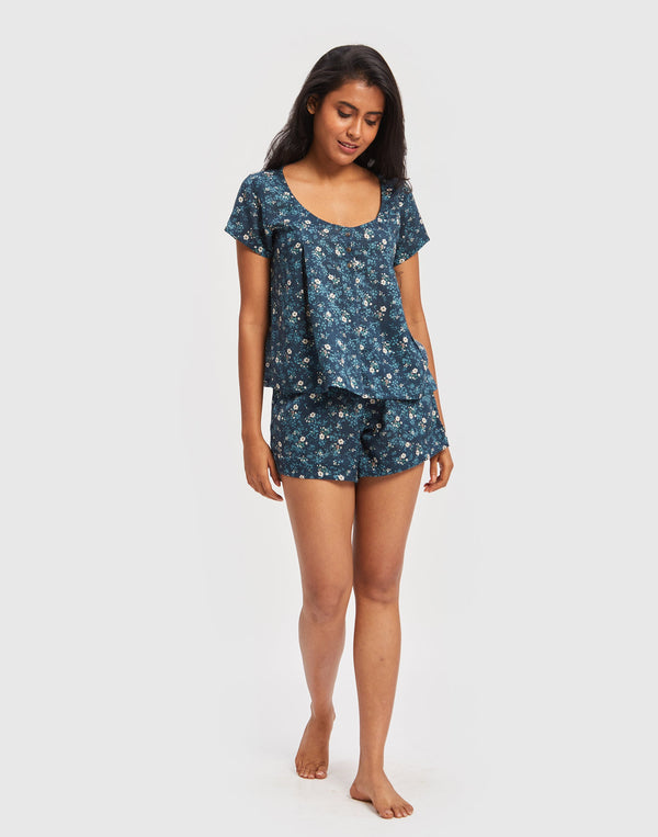 Reistor A Dreamy Escape Pajama Shorts Set.